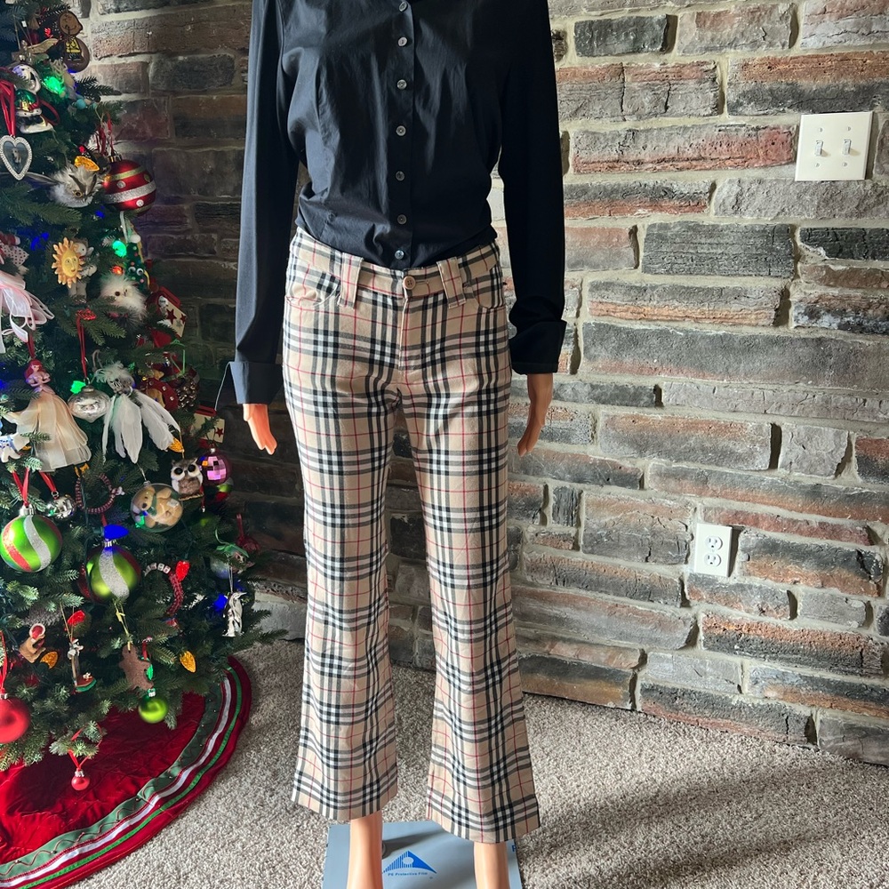 Burberry low rise, bootcut pants.